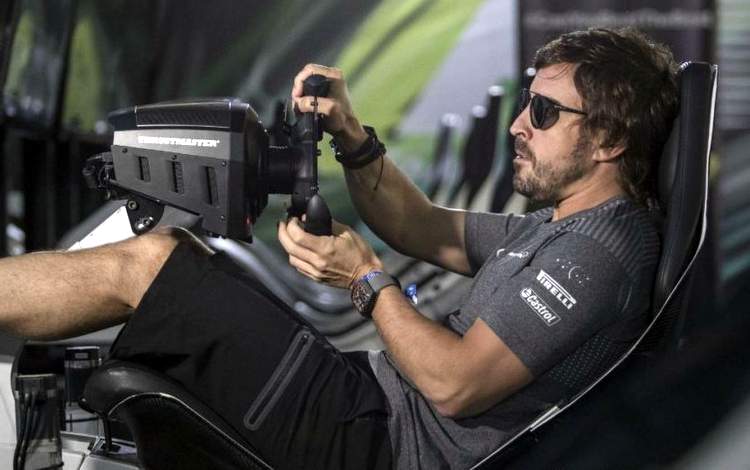 Darren Cox: Fernando Alonso is in sim racing to win